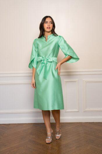 Elegante vestido trapecio