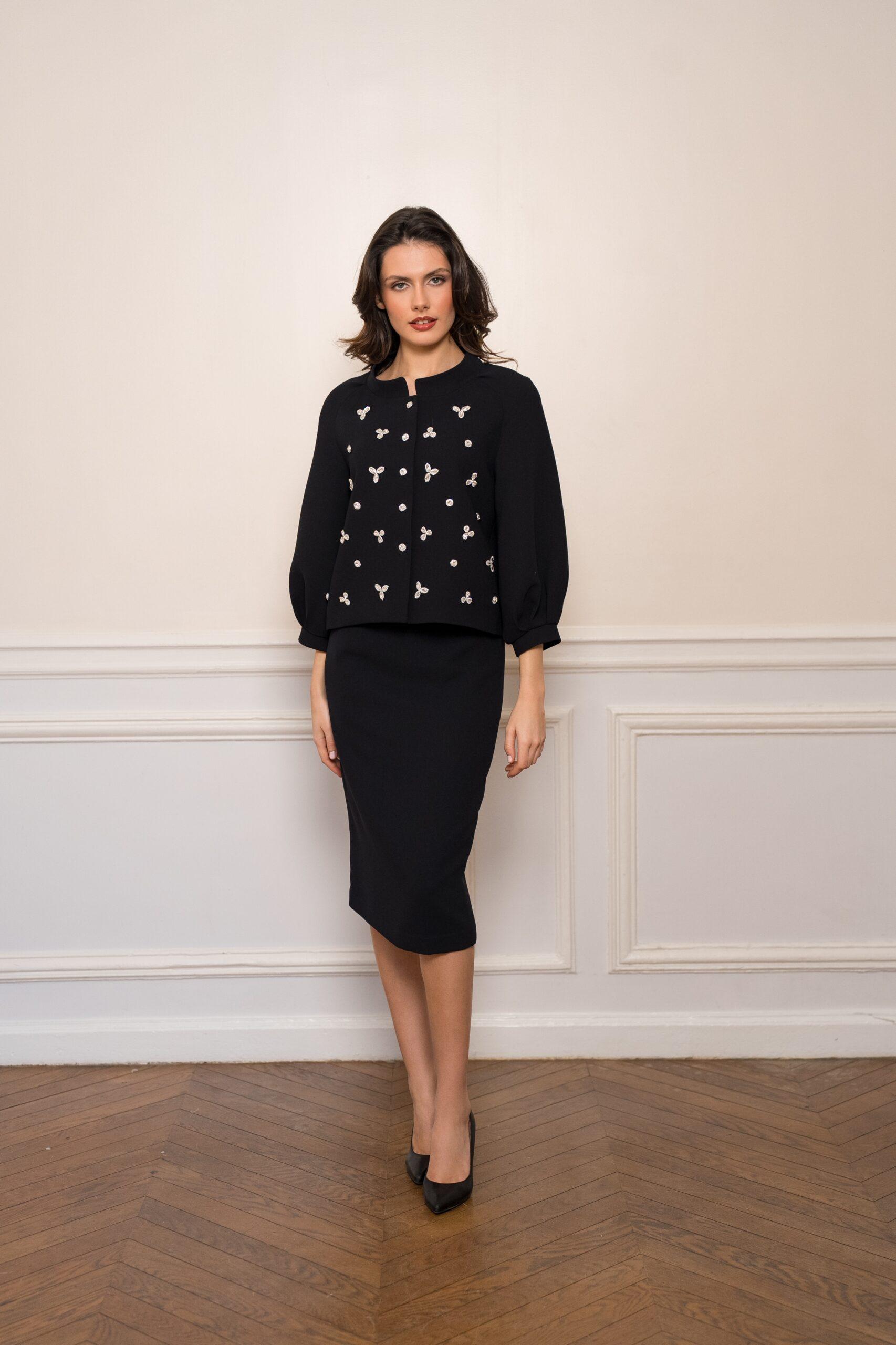 Veste Jupe Damier, créée en crêpe, motif strass