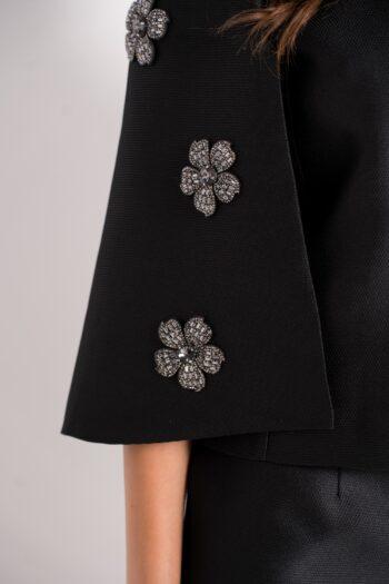 Chaqueta Flocon con apliques florales de strass - detalle de la manga