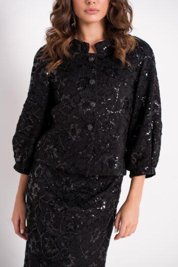 Veste Fleuriane en dentelle perlée noire - gros plan buste