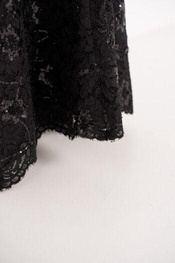 Détail dentelle perlée noire de l’ensemble Fleuriane