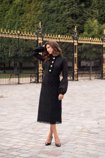 Robe crêpe noire couture et boutons bijoux – plan compléé