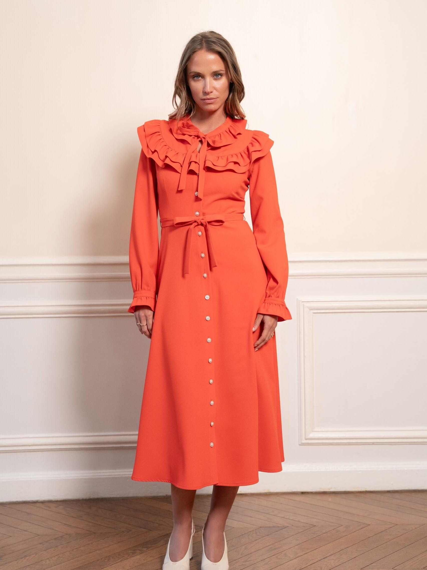 robe orange col volant vue face longueur midi élégante