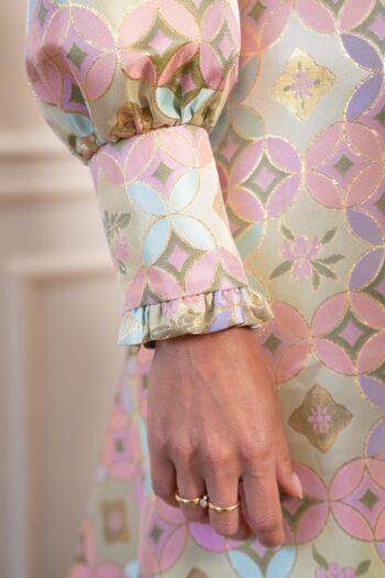 détail manche volantée robe Hadar jacquard
