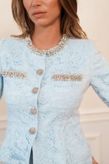 détail veste Gloria en dentelle et ornements précieux